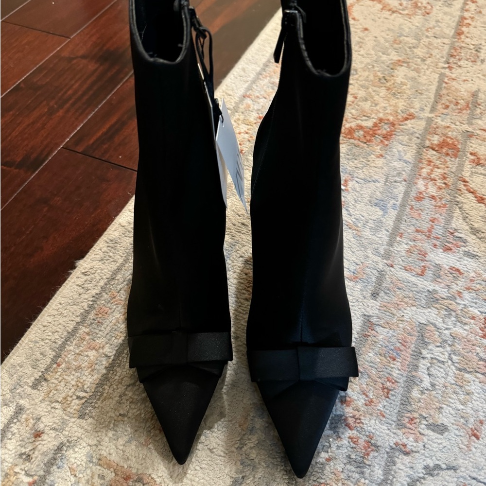Zara Black Heeled Boots with Stiletto Design